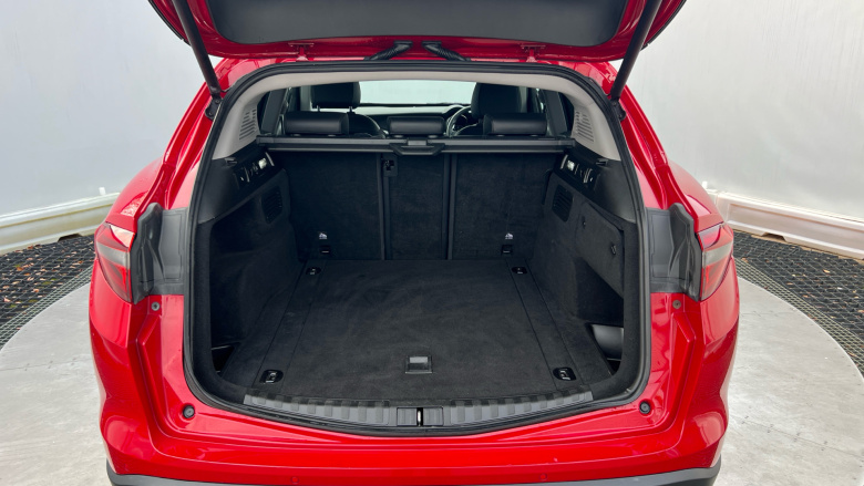 Alfa Romeo Stelvio 2.2 D 210 Speciale 5dr Auto Diesel Estate